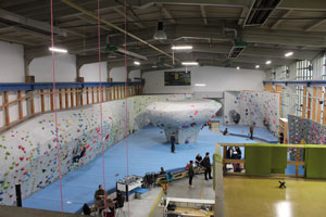 BertaBlock Kletterhalle mit neuer Beleuchtung